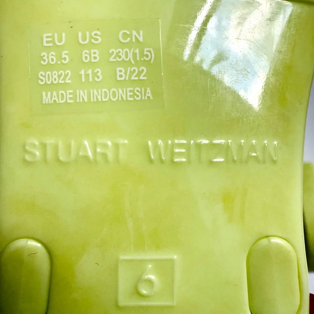 Stuart Weitzman Pearl Jelly Sandals - Picture 6 of 7